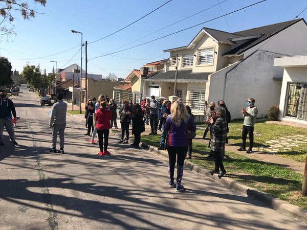 Barrio Parque: Vecinos reclamaron seguridad frente a la Comisaría ...