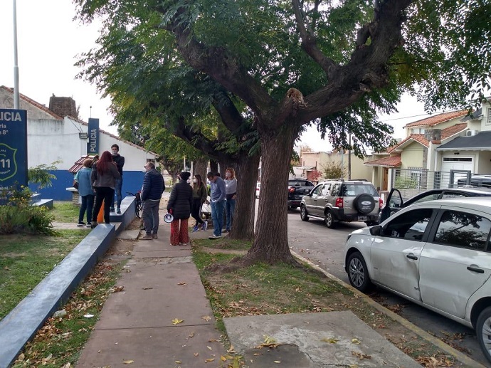 Bernal y Don Bosco: Caravana de vecinos en reclamo de seguridad | Hecho ...