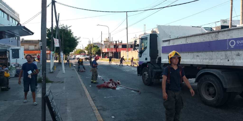 Derrame de grasa en pleno centro de San Francisco Solano | Hecho en Quilmes