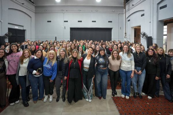 Día Provincial del Autismo: Mayra Mendoza y Eva Mieri entregaron 200 protectores auditivos